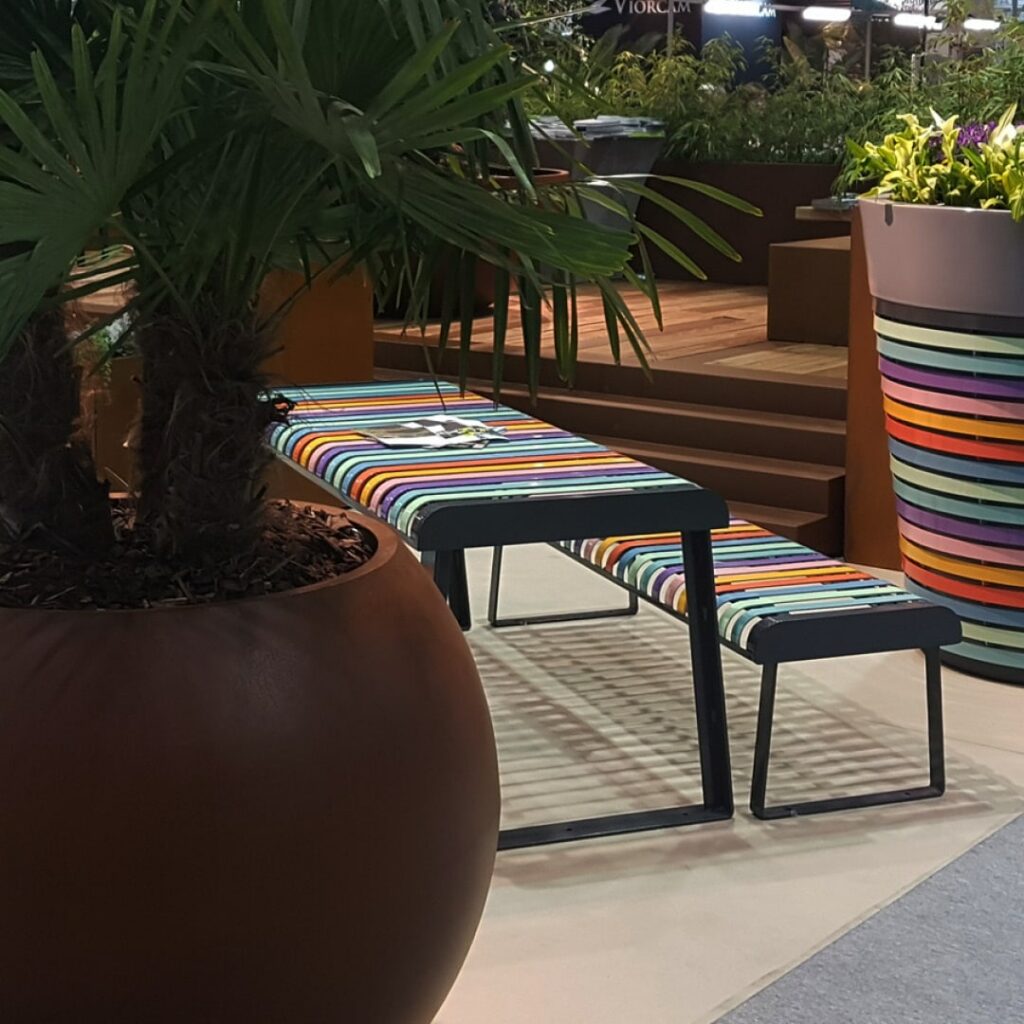 Table - PASTEL